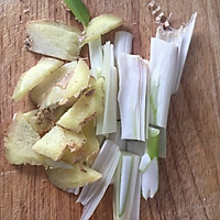 【卢微笑私厨】牛腩萝卜煲~秋冬滋补的做法图解2