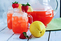 #太太乐鲜鸡汁玩转健康快手菜# 草莓柠檬水的做法