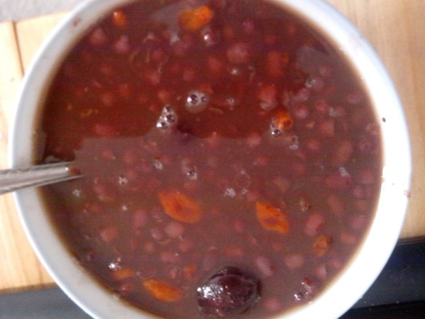 红豆红枣枸杞糖水（下奶补血）