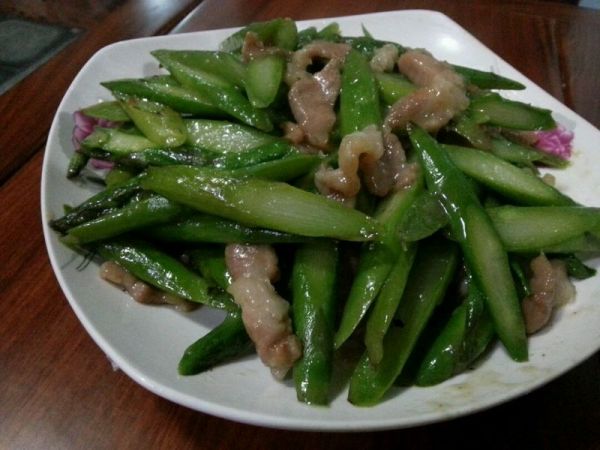 当季时蔬--芦笋炒肉片