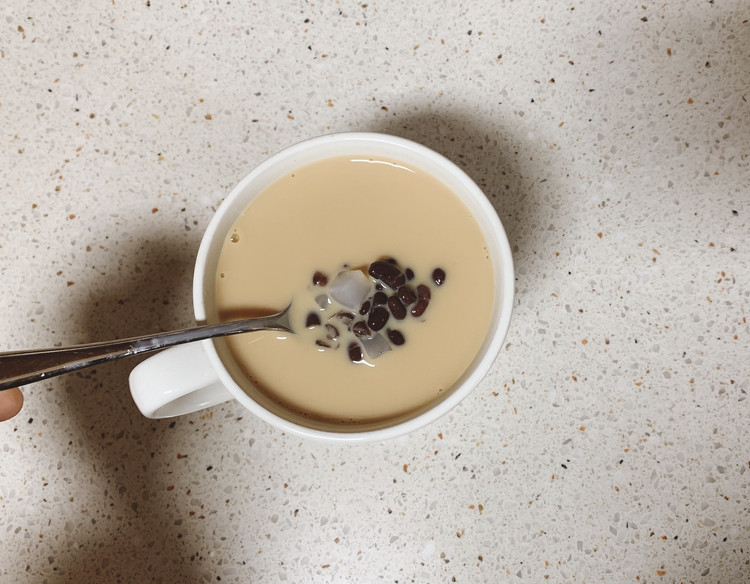 红豆椰果奶茶的做法