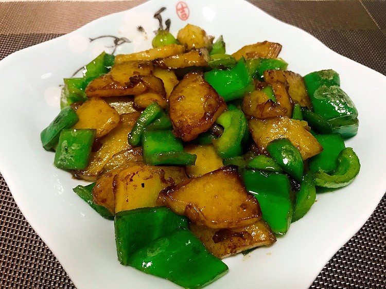 青椒炒土豆的做法