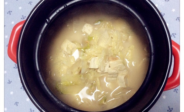 白菜炖豆腐汤