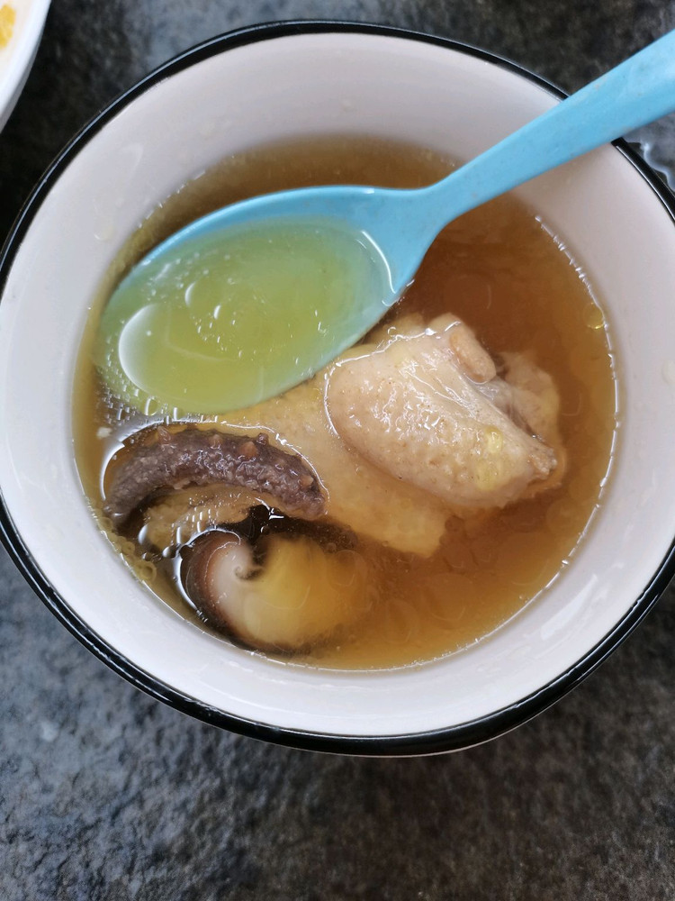 海参炖鸡汤的做法