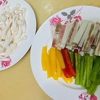 白玉菇炒咸肉的做法图解3