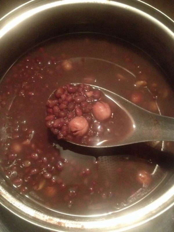 茯苓莲子红豆汤