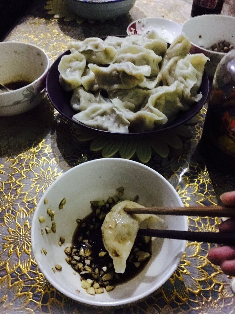 猪肉蘑菇饺子的做法