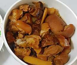 砂锅香菇炖猪蹄的做法
