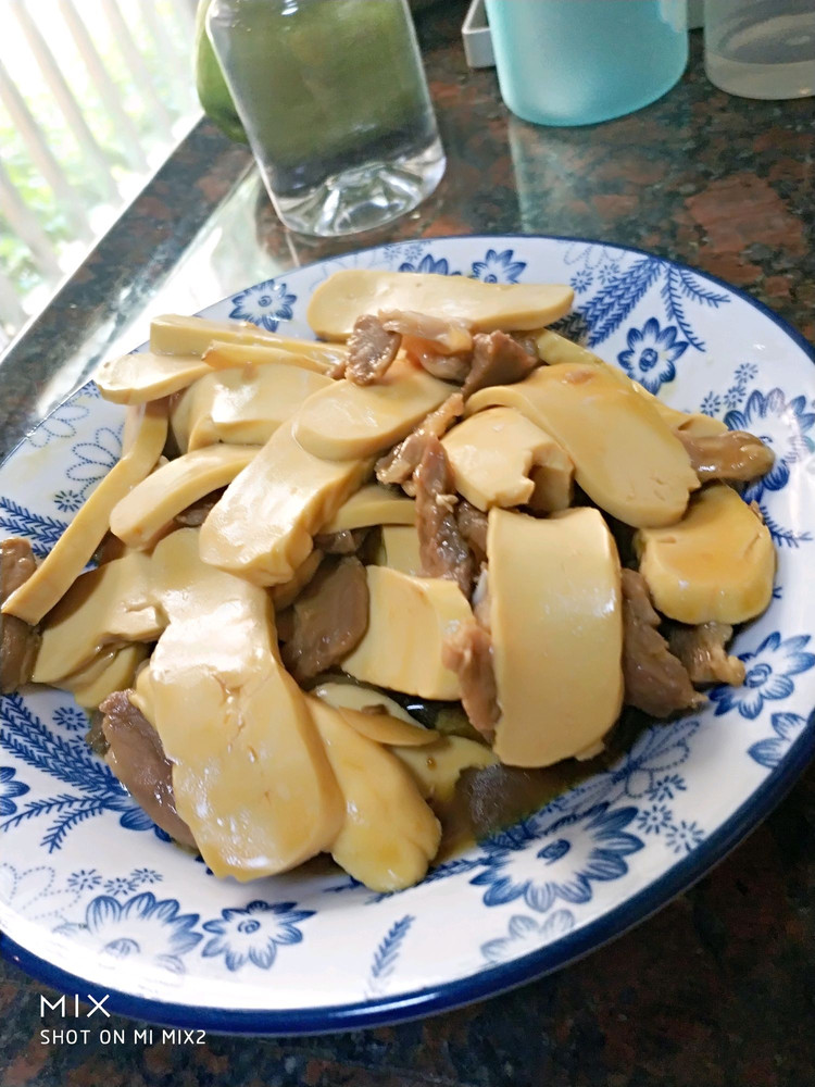 简单快手菜—豆腐干炒肉的做法