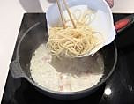 奶油培根义大利面的做法图解6