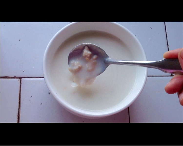 小白也能做的香蕉牛奶燕麦粥----超好喝的养颜低脂早餐的做法
