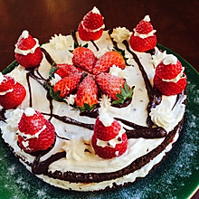 巧克力草莓稀奶油蛋糕