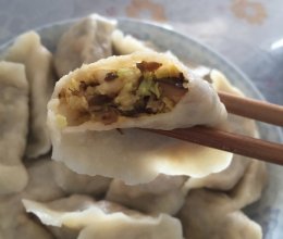 三步搞定白菜香菇饺的做法