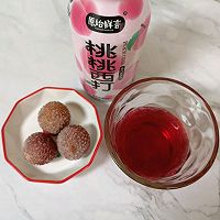 #玩心出道丨夏日DIY玩心潮饮挑战赛#桃桃莓汁果饮的做法图解1