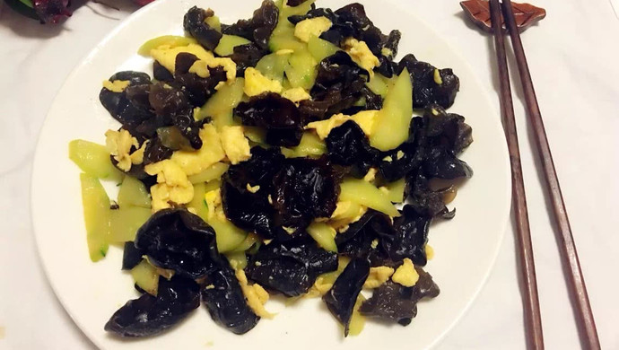 【蓓妈美食】木耳黄瓜炒鸡蛋