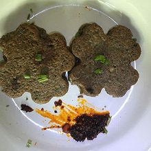 香煎黑豆豆渣饼