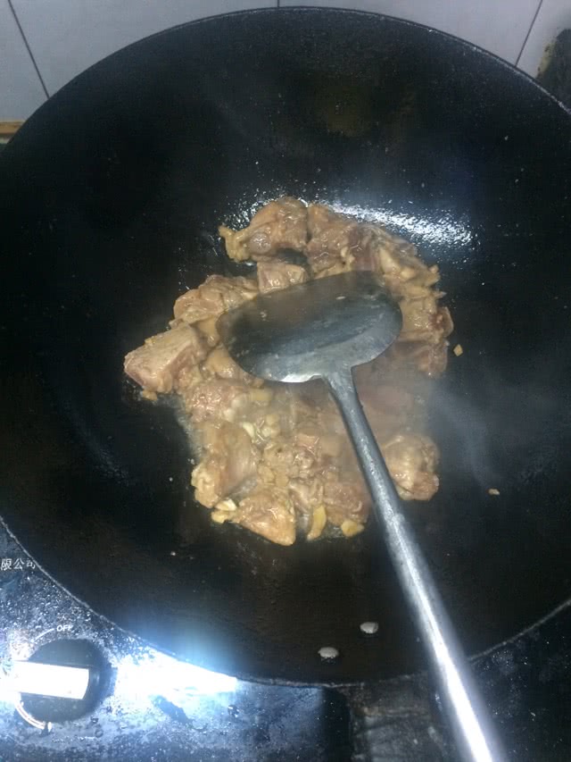 黄焖鸡的做法图解3