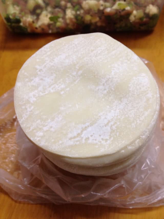 猪肉芹菜饺子的做法图解6