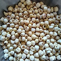 莲蓉蛋黄月饼的做法图解1