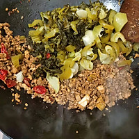 酸菜炒肉沫的做法图解7