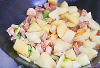 孩子超爱的软软糯糯土豆焖肉的做法