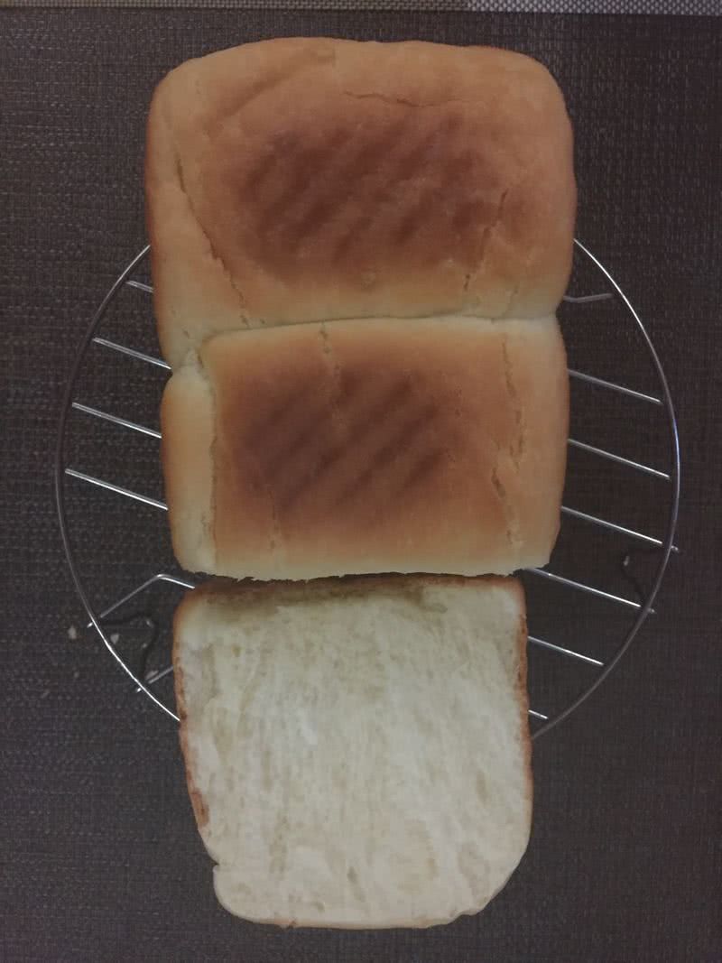 淡奶油牛奶面包
