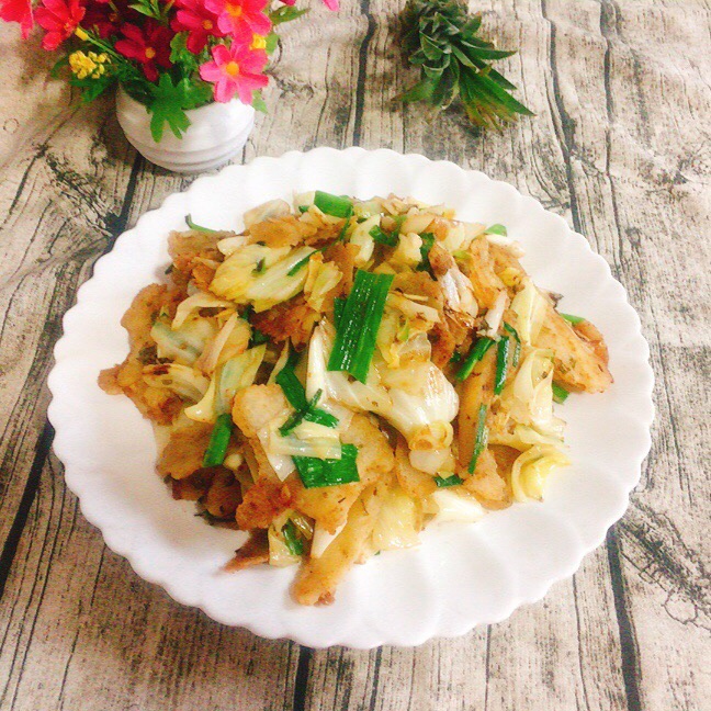 Fried rice cake with cabbage