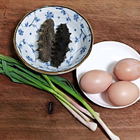 小白也能做的快手菜——海参炒鸡蛋的做法图解1