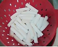 辣白菜炒年糕的做法图解1