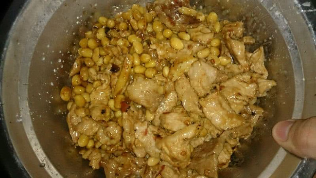 黄豆炒肉的做法