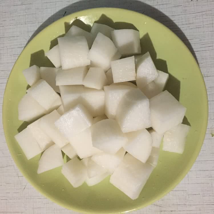 秋冬进补 萝卜汆丸子的做法图解2
