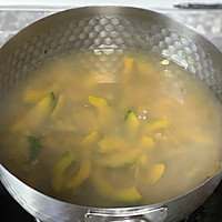 #饕餮美味视觉盛宴#鲜甜的南瓜绿豆汤的做法图解4