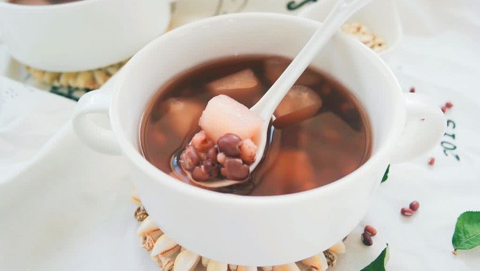 红豆薏米煲山药糖水