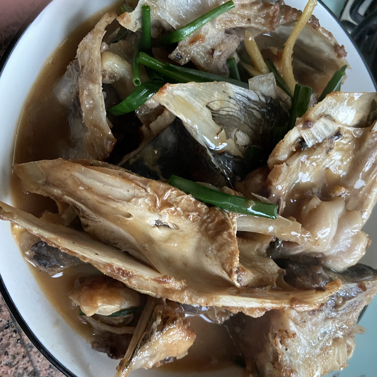 生焖鱼头的做法