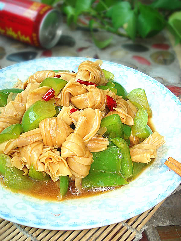 Green pepper and beancurd