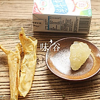 美白润肤的牛奶炖花胶 | 味谷的做法图解1