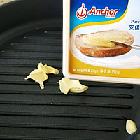 安佳易涂抹软黄油烤馒头片#安佳黑科技易涂抹软黄油#的做法图解3