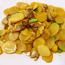 土豆片炒花肉