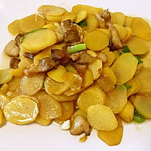 土豆片炒花肉
