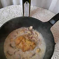 ‼️蒜香奶油蘑菇汁鸡扒的做法图解4