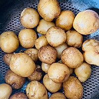 炸土豆的做法图解2