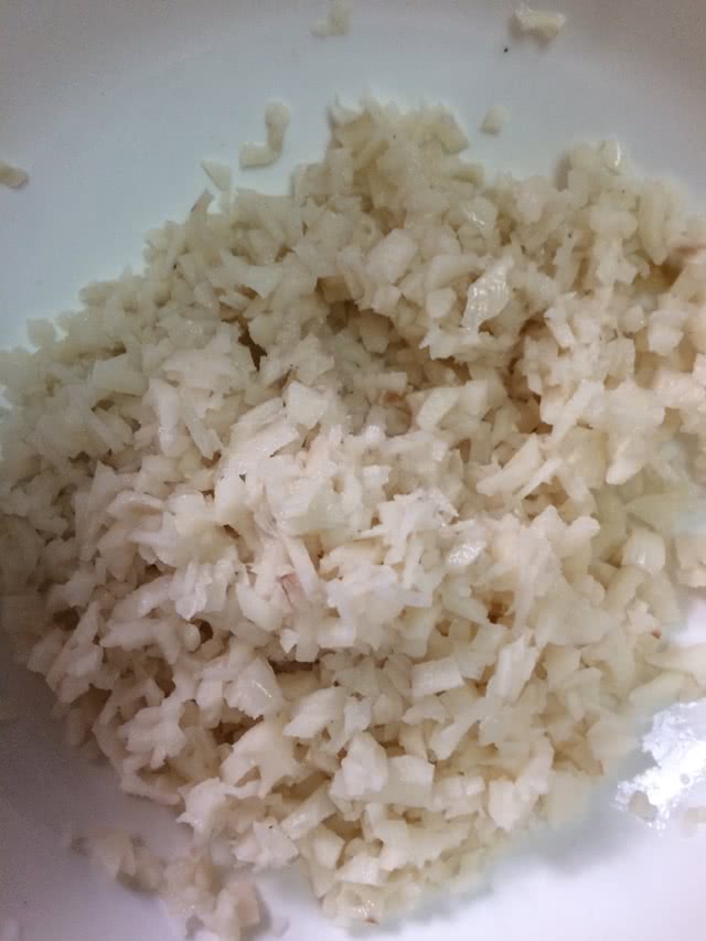 莲藕猪肉饺子的做法图解3