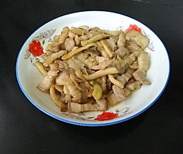 袖珍菇炒五花肉的做法