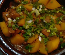 锅焖土豆回锅肉的做法