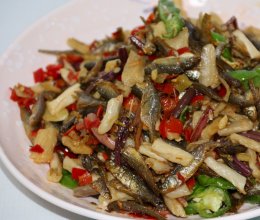萝卜干蕨菜小河鱼的做法
