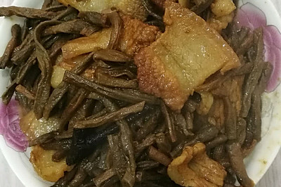 桂枝五花肉焖豆角干