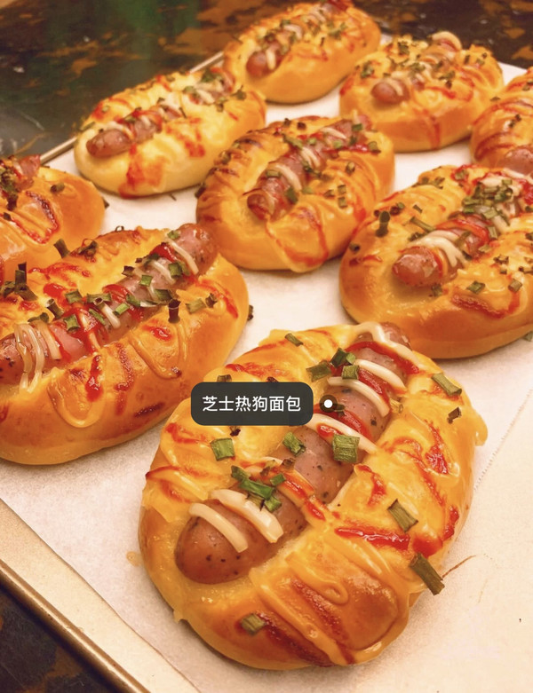 芝士烤肠面包