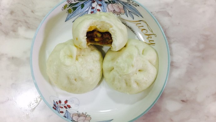 纯手工玉米胡萝卜瘦肉包子