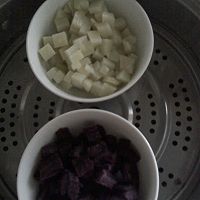 奶香双薯水晶葡萄的做法图解1