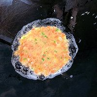 #憋在家里吃什么#胡萝卜蛋饼的做法图解4